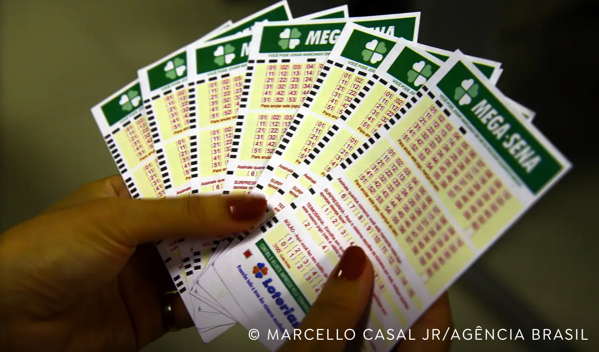 Mega-Sena acumula e prêmio principal vai para R$ 40 milhões