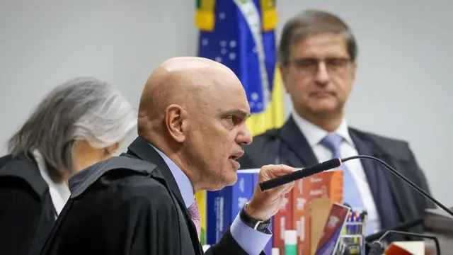 Moraes conclui voto e pede condenação de Bolsonaro e aliados por tentativa de golpe