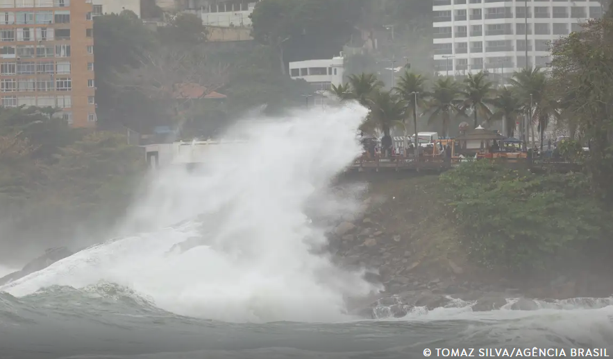 Rio tem alerta de ressaca
