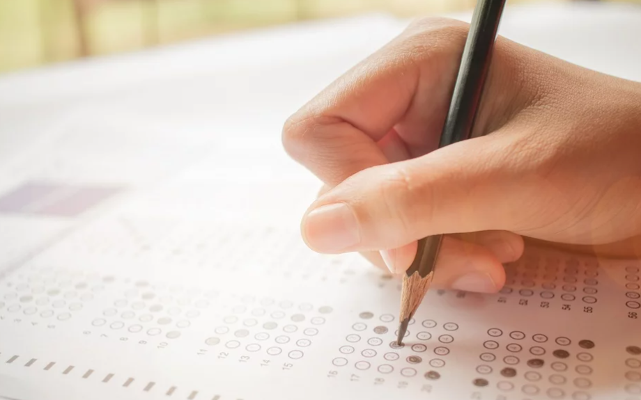 Angra lança curso preparatório gratuito para o Enem para alunos da rede pública