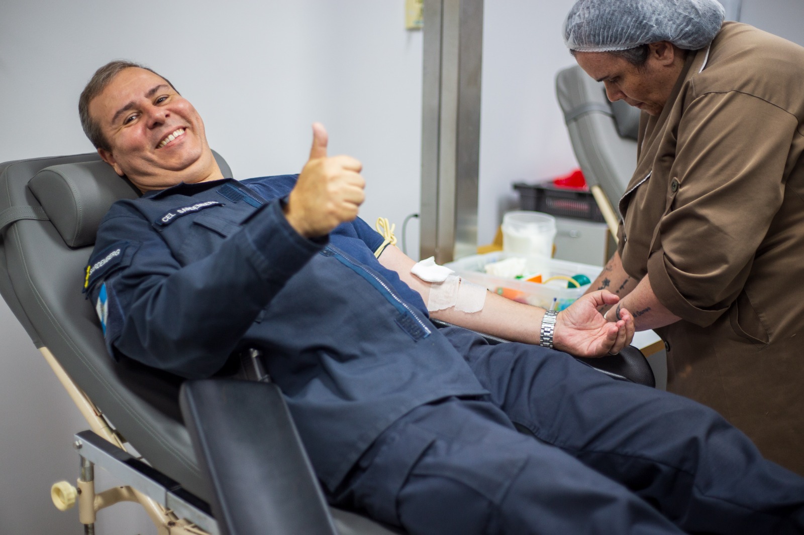 Hemonúcleo de Volta Redonda recebe doação coletiva de militares do 28º BPM