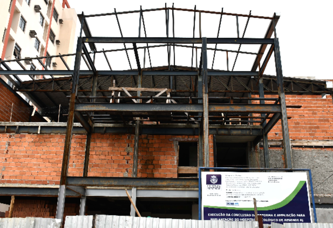 Resende retoma obras do Hospital do Câncer