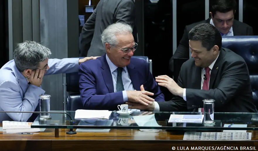 Por unanimidade, Senado aprova isentar IR para quem ganha até RS 5 mil