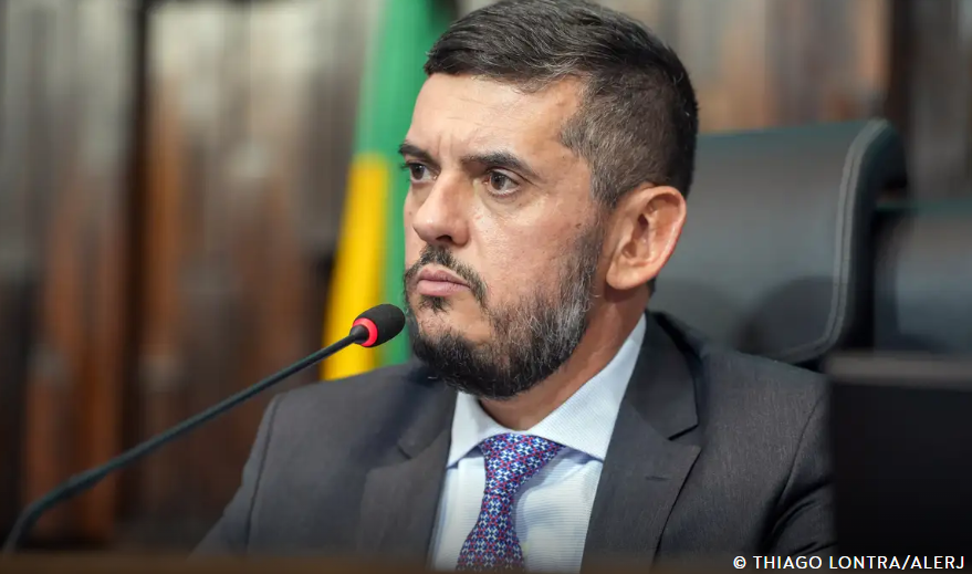 Alerj decide revogar a prisão preventiva do deputado Rodrigo Bacellar