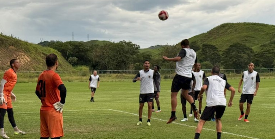 Voltaço encara o Botafogo nesta quarta-feira (21) defendendo a liderança do Carioca