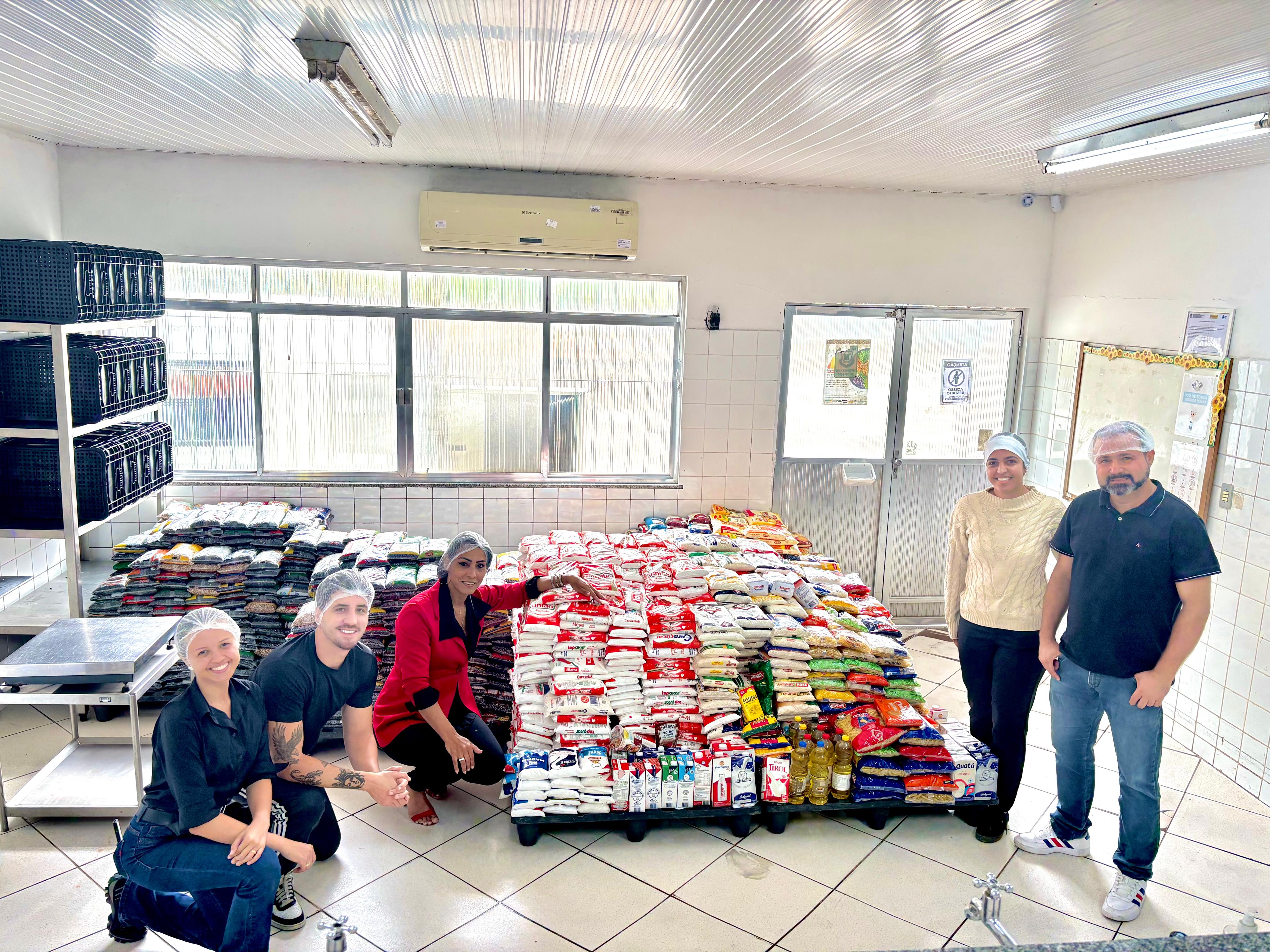 Blocos carnavalescos arrecadam mais de três toneladas de alimentos em Volta Redonda