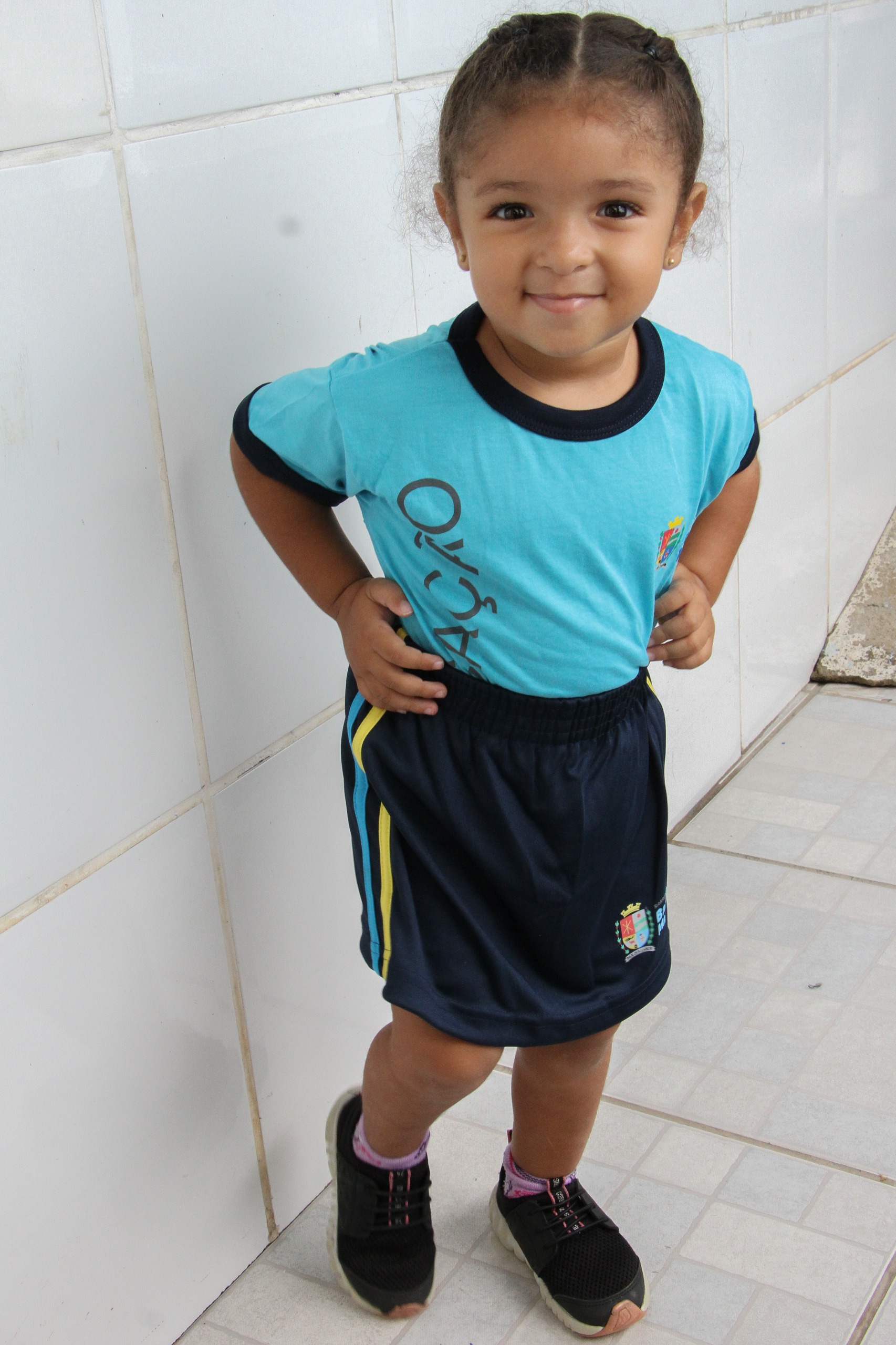 Barra Mansa entrega uniformes e kits escolares na Creche Padre Adalberto