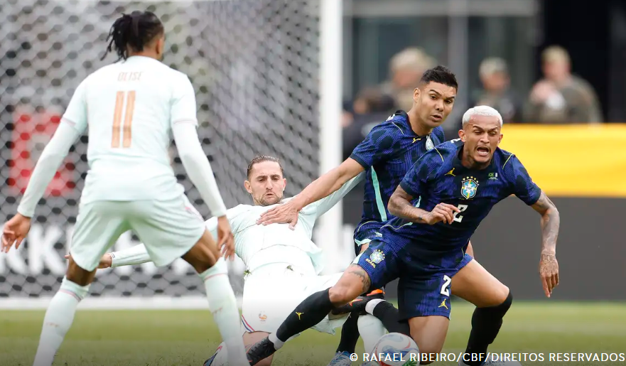 Brasil joga mal e perde de 2 a 1 para a França