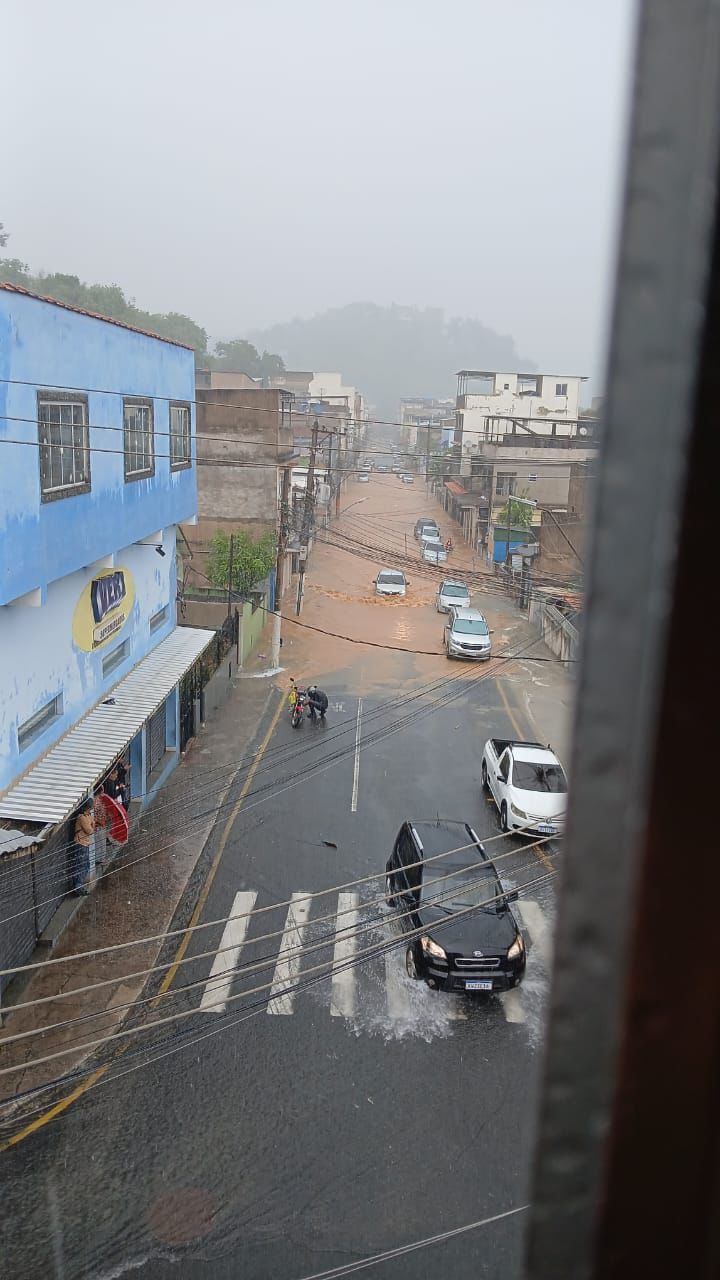 Chuvas intensas provocam alagamentos e mobilizam equipes em Barra Mansa