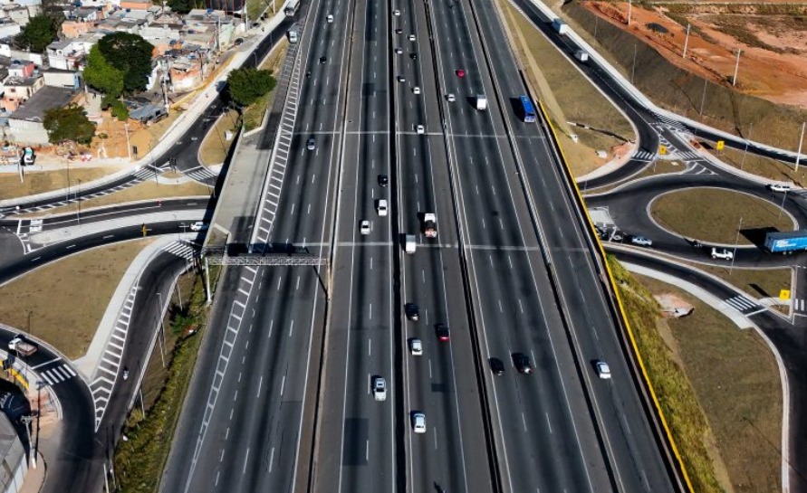 Via Dutra e Rio-Santos devem receber mais de 2 milhões de veículos no feriado de 1º de maio