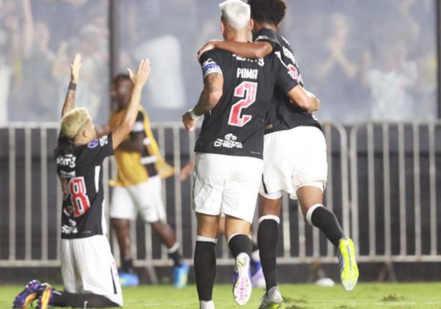 Vasco vence Olimpia e assume liderança do Grupo G na Sul-Americana