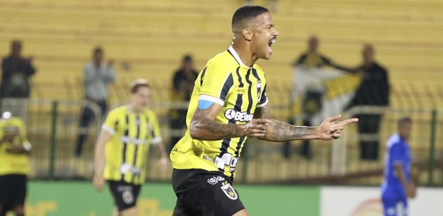 Volta Redonda vence o Confiança e emenda terceira vitória seguida na Série C