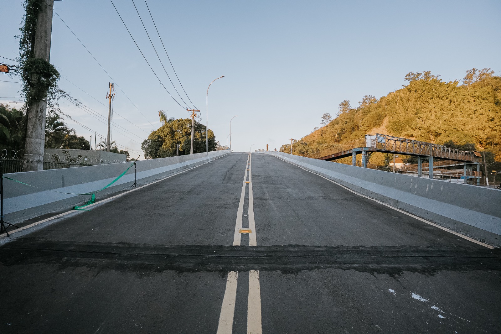 Novo viaduto altera trânsito na Rua Eduardo Junqueira em Barra Mansa