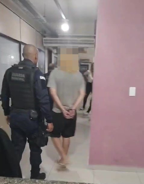 Patrulha Maria da Penha prende homem em flagrante por descumprimento de medida protetiva em Volta Redonda