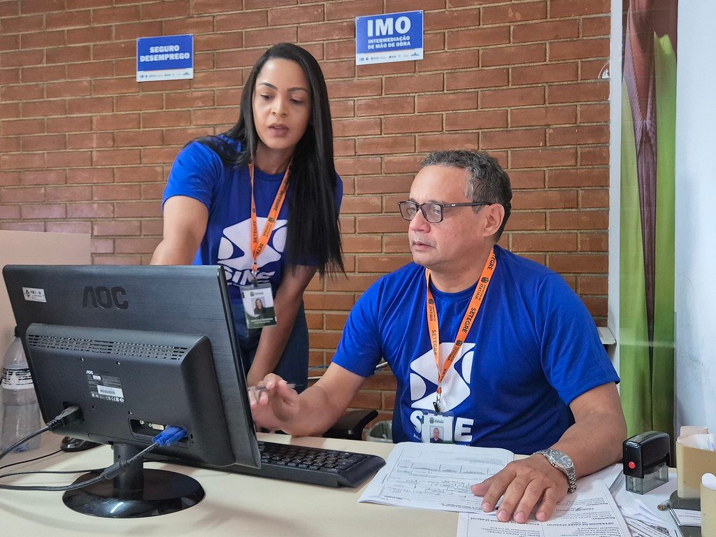 Sine Itatiaia divulga vagas de emprego para recepcionista, empilhadeira e área fiscal