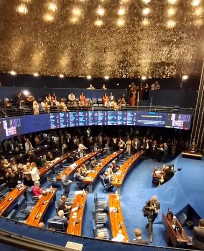 Senado aprova fim da escala 6x1; mudança depende de promulgação e terá transição