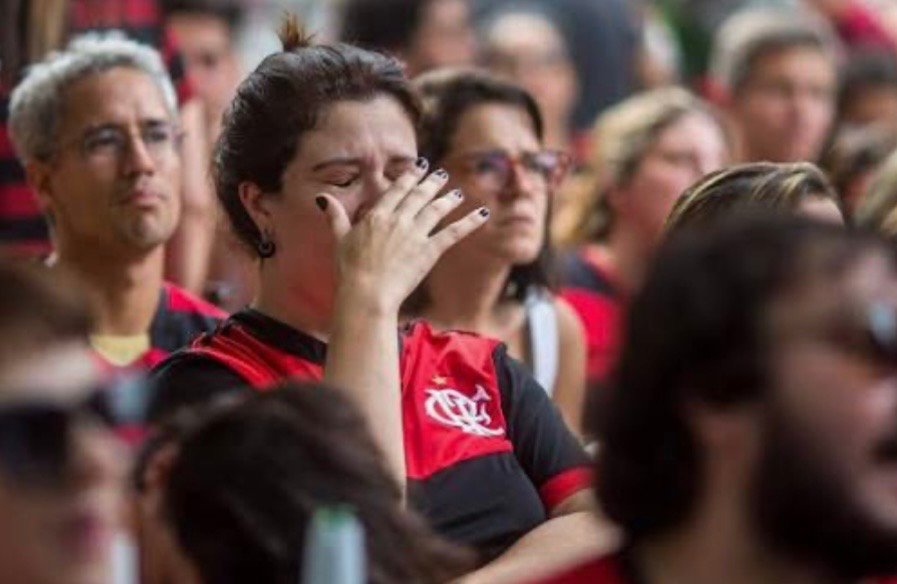 Flamengo perde nos pênaltis e se despede da Libertadores no Maracanã